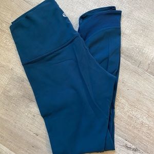 UEC lululemon Align pedal 25” sz 6 NIDI
